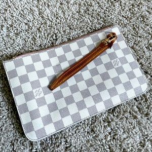 Louis Vuitton Neverfull Damier clutch